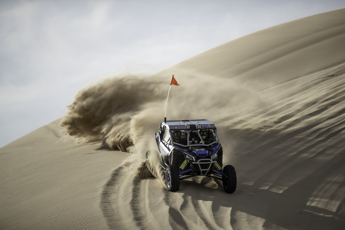 Maverick_X_rs_Turbo_RR_Front_View_Dune_Roost_3_(1) (Large)