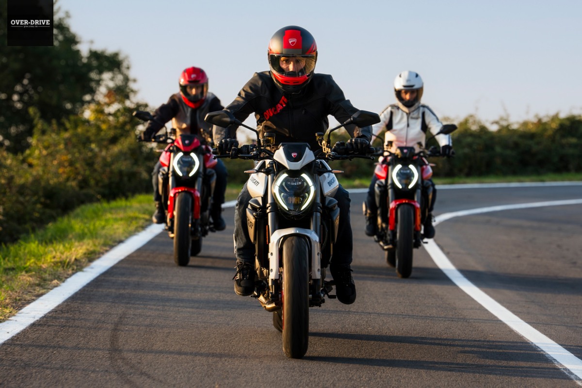 Ducati Monster 890 03