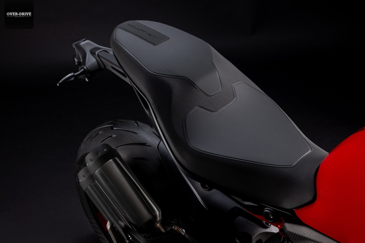 Ducati Monster 890 10
