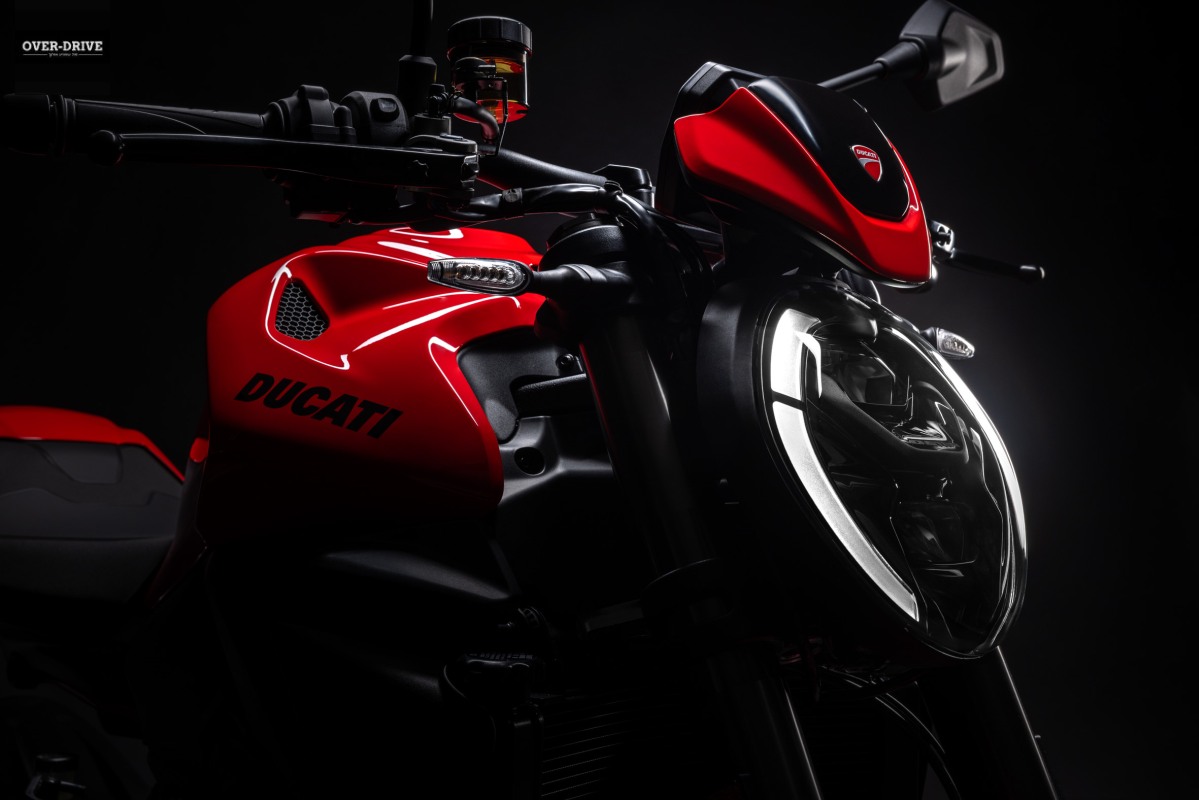 Ducati Monster 890 12