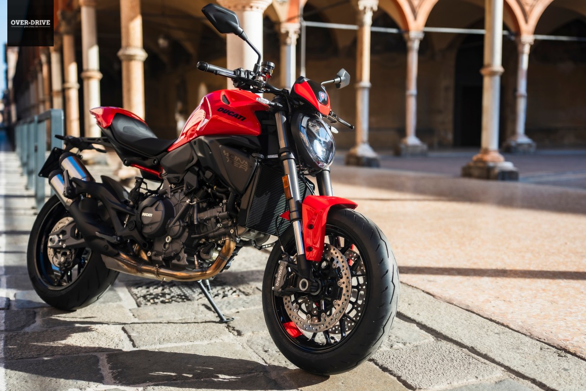Ducati Monster 890 13