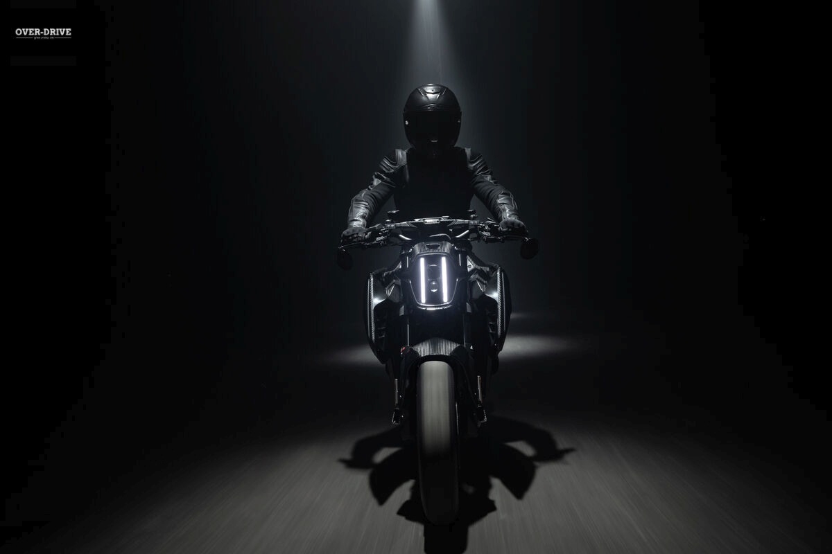 BRABUS 1400 E 2026 01