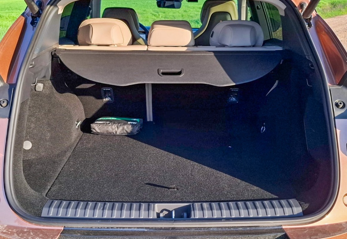 LYNK 08 PHEV 2025 09