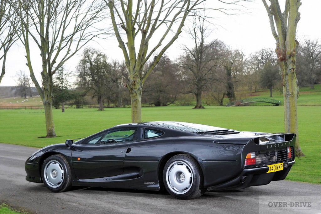 Jaguar XJ220