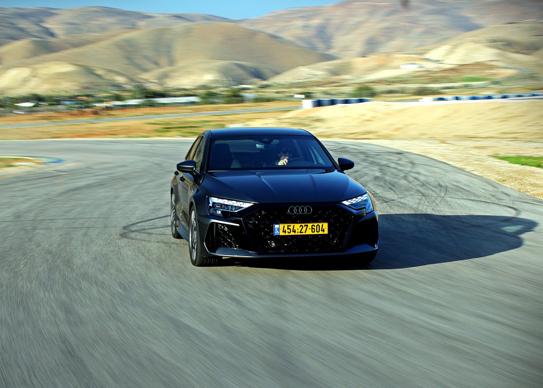 AUDI RS3 test YL 28