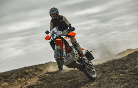 קרבי בכתום: ק.ט.מ 890 אדוונצ’ר R החדש בישראל