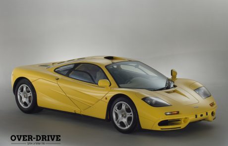 מקלארן F1 עם 239 ק”מ על השעון! (גלריה)