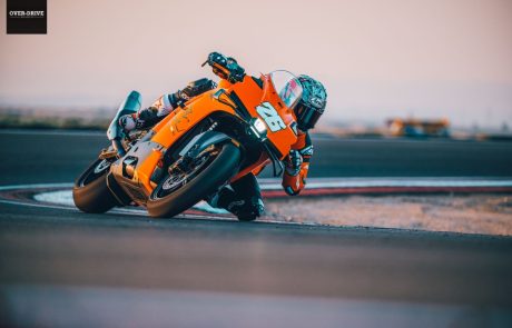 בחזרה למסלול: ק.ט.מ 990 RC R נחשף