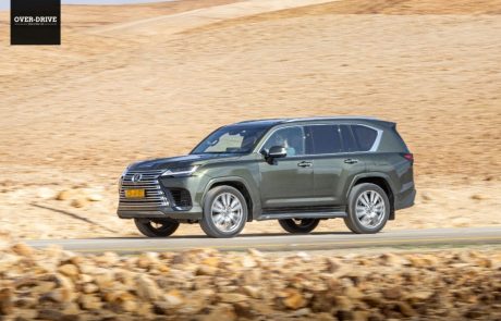 לקסוס LX600 במבחן דרכים – דינוזאור בחליפה