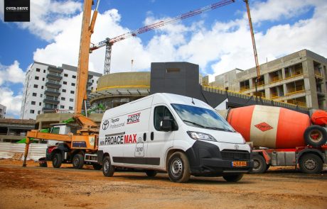 טויוטה פרואייס מקס (מבחן דרכים): סידור עבודה