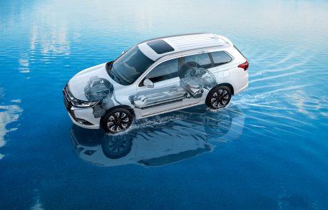 מיצובישי אאוטלנדר PHEV – חוזר